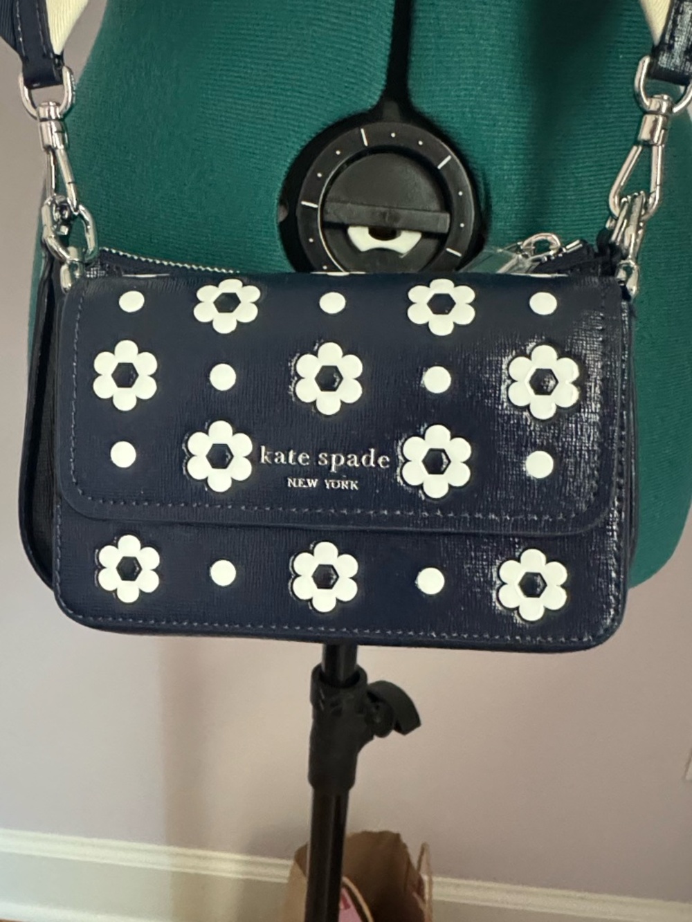 Kate Spade Navy Blue w/ Daisy Crossbody NWOT - Picture 1 of 8